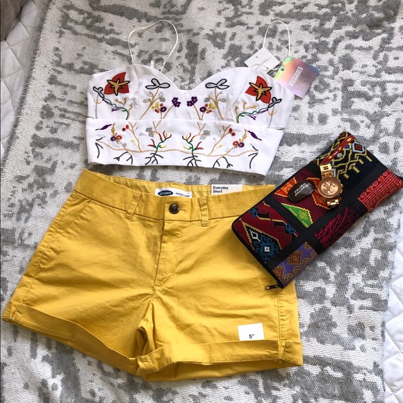 Embroidered Strappy Crop Top - Picture 4 of 8